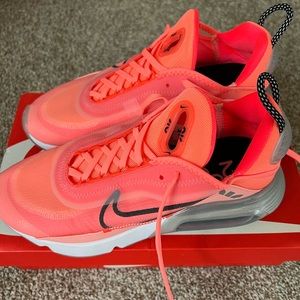 Nike air max 2090 women’s size 9